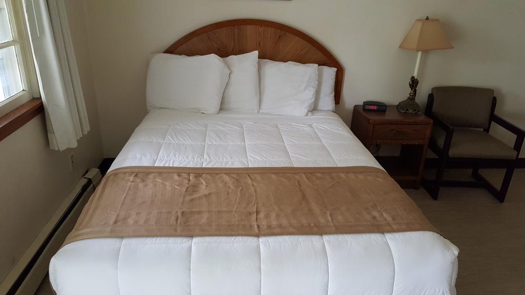 Budget Host Inn Detroit Lakes Buitenkant foto
