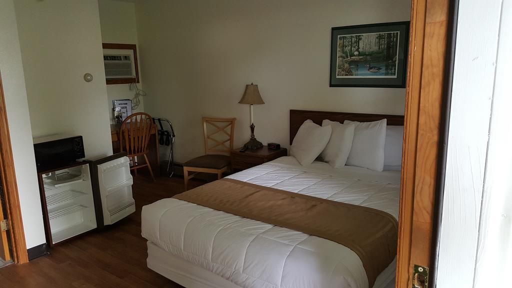 Budget Host Inn Detroit Lakes Buitenkant foto