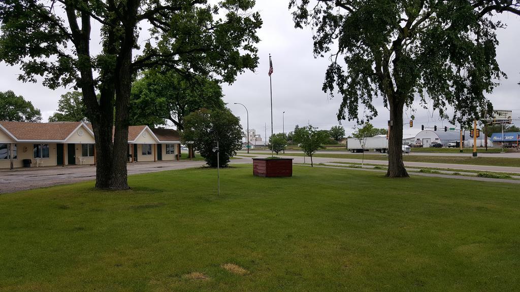 Budget Host Inn Detroit Lakes Buitenkant foto