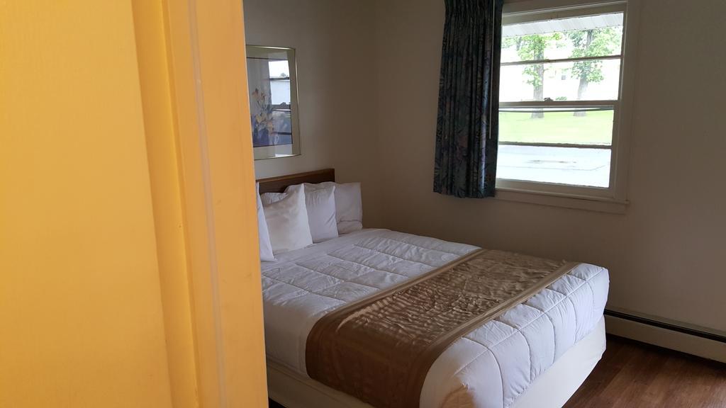 Budget Host Inn Detroit Lakes Buitenkant foto