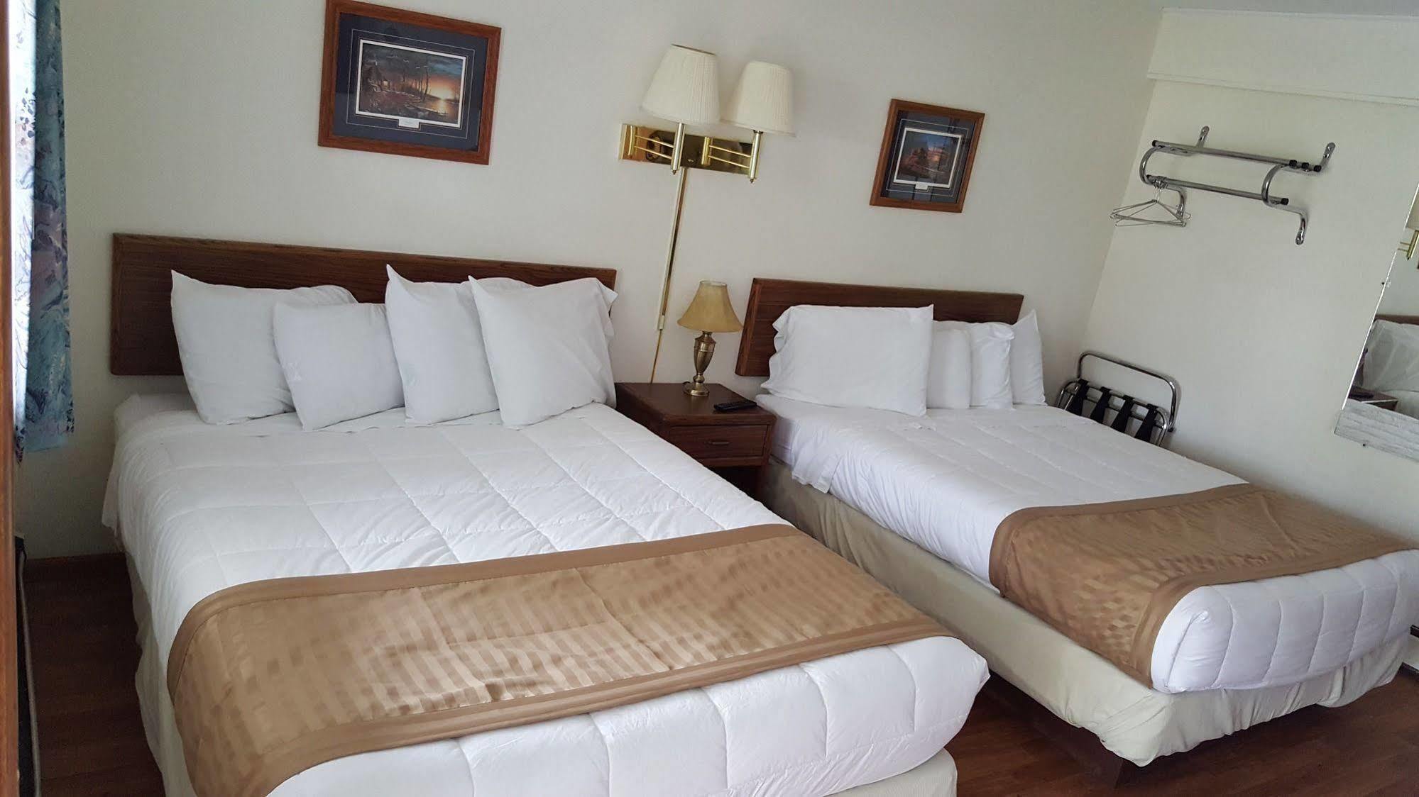 Budget Host Inn Detroit Lakes Buitenkant foto