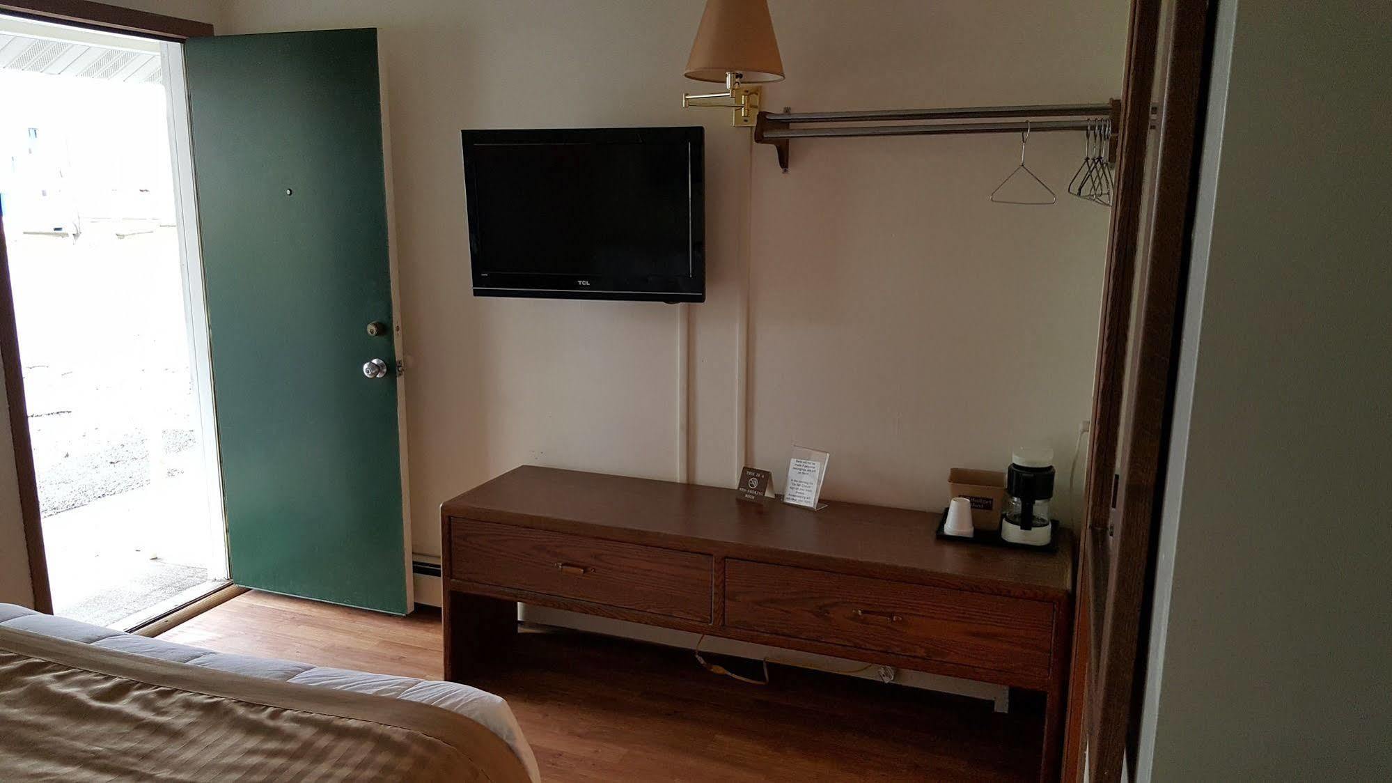 Budget Host Inn Detroit Lakes Buitenkant foto