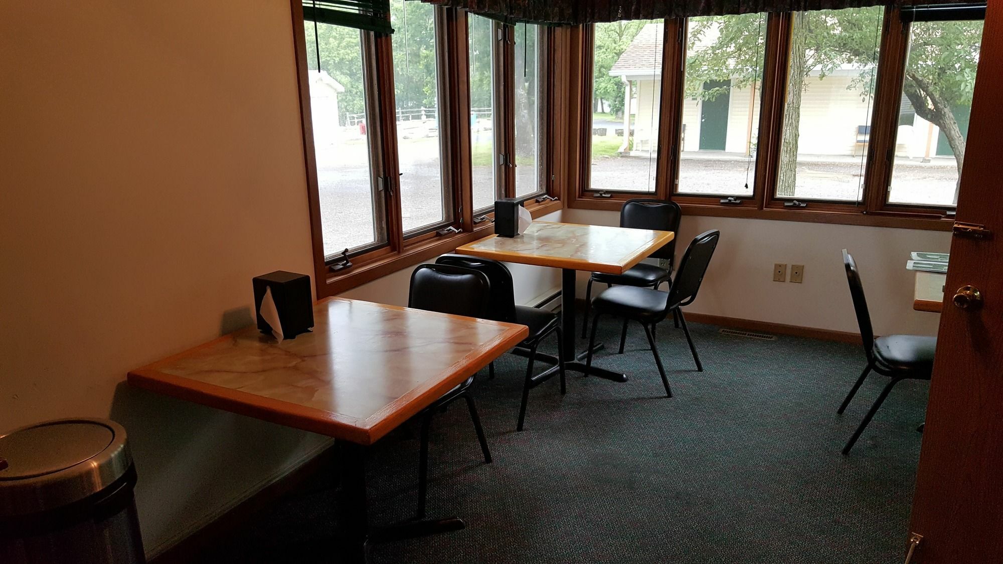 Budget Host Inn Detroit Lakes Buitenkant foto